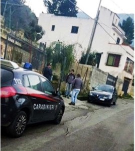 Carabinieri davanti il  luogo della tragedia a Carini