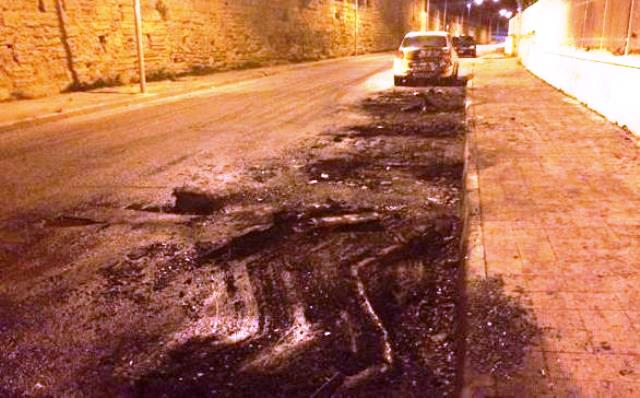 Il dopo rogo in via Demetra