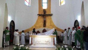 La croce Milagro donata a  Papa Francesco collocata a Lampedusa