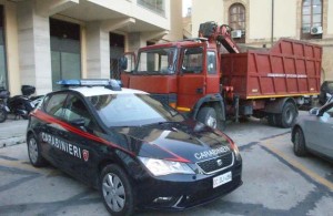 Il camion con la refurtiva sequestrato dai carabinieri