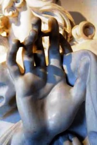 Salvator Mundi del Bernini particolare della mano benedicente