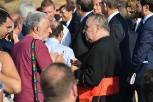 Il sindaco di Messina  Accorinti con il cardinale Montenegro