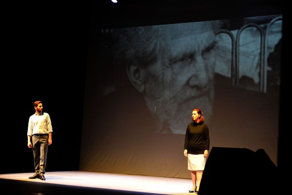 Scena dello spettacolo "Pasolini ed Ezra Pound"
