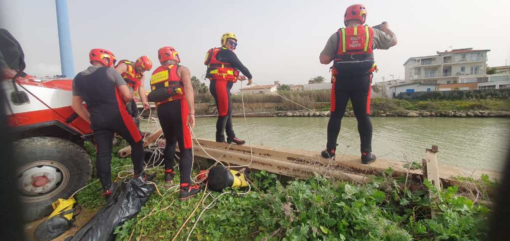 Soccorso in fiume: esercitazione per le unità SAF dei vigili del fuoco - GrandangoloAgrigento