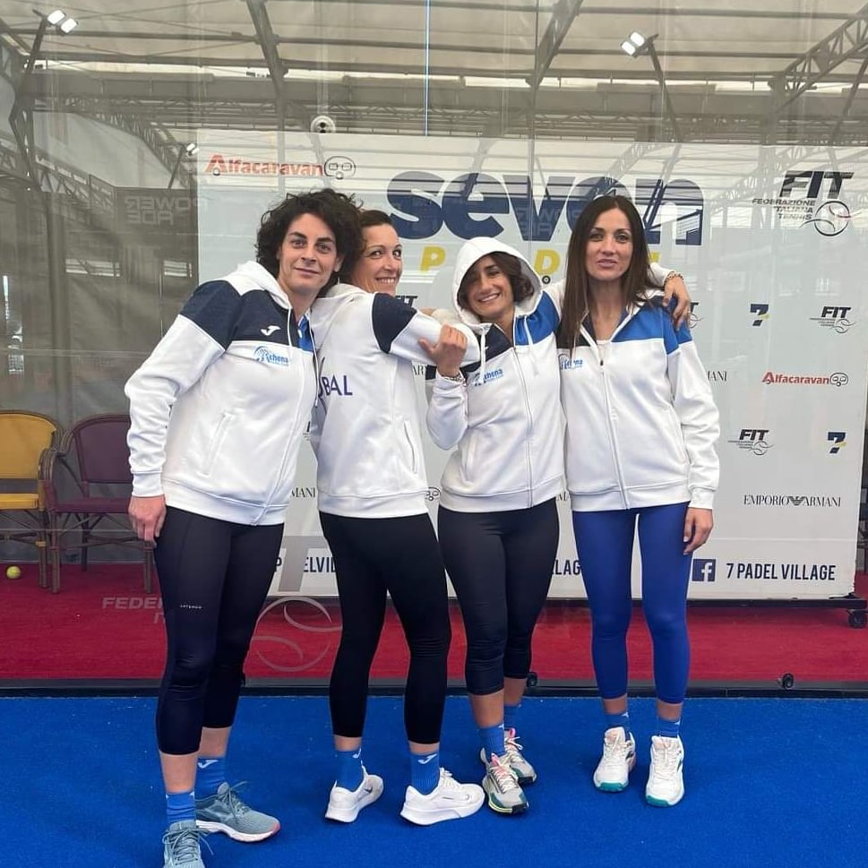 Maglietta Sportiva Tennis Padel Per Ragazze E Donne Sportkind – Microfibra Traspirante UPF 50+, Scollo A V, Vestibilità Svasata (Nero, Bianco, Neon, Taglie 116-164, S-XL)