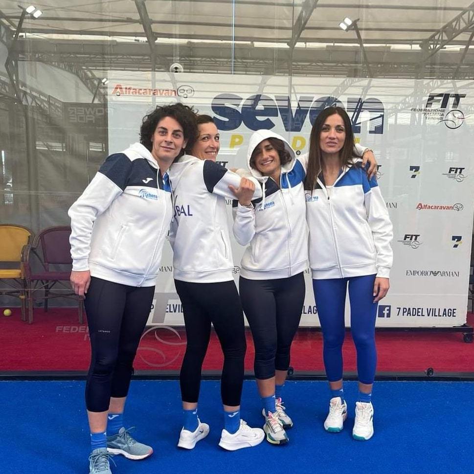 Maglietta Sportiva Tennis Padel Per Ragazze E Donne Sportkind – Microfibra Traspirante UPF 50+, Scollo A V, Vestibilità Svasata (Nero, Bianco, Neon, Taglie 116-164, S-XL)