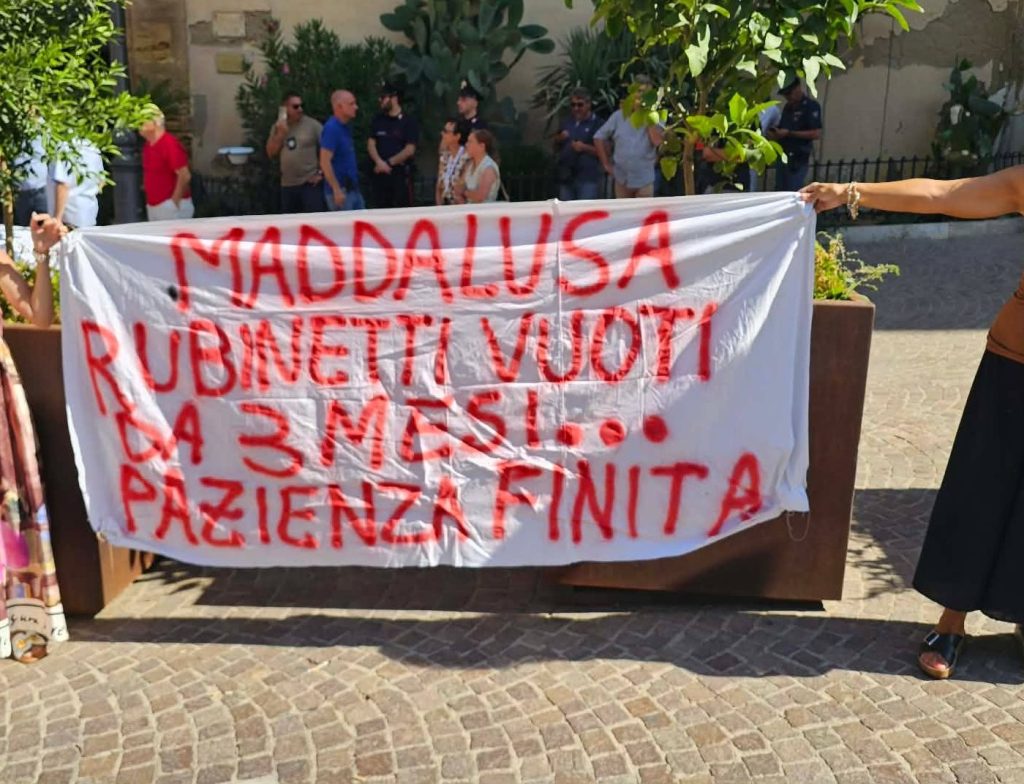 Distribuire acqua ai cittadini di Maddalusa, lanciata petizione online